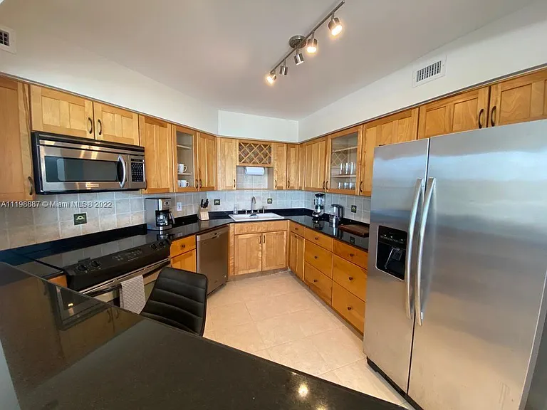 5151 Collins Ave #531 — Photo 8