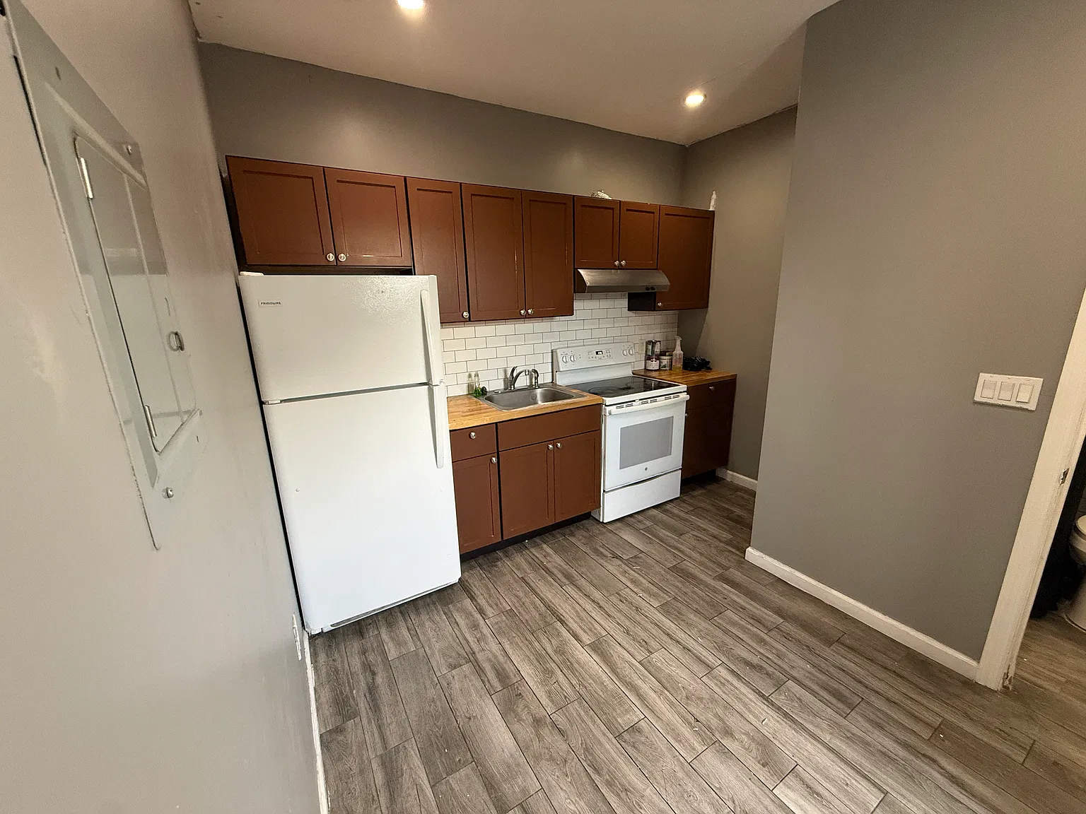 146 S Main St — Photo 4