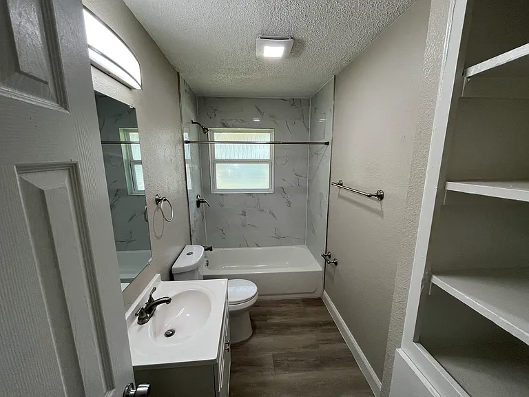 1982 Oak Hill Cir — Photo 17