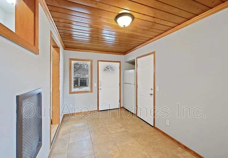 706 1st Ave NW — Photo 8