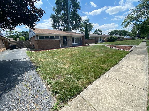 5th image of 17241 Lorenz Ave