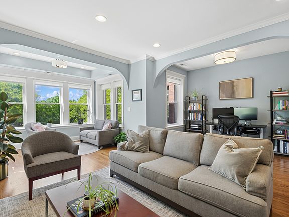 2nd image of 1328 W Bryn Mawr Ave #3