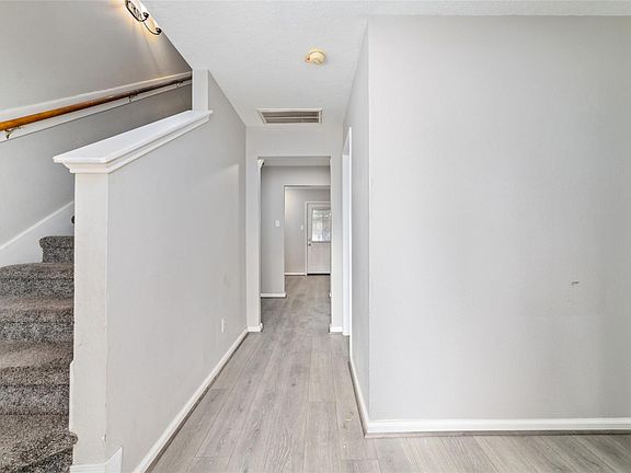 3rd image of 10810 Meadow Walk Ln