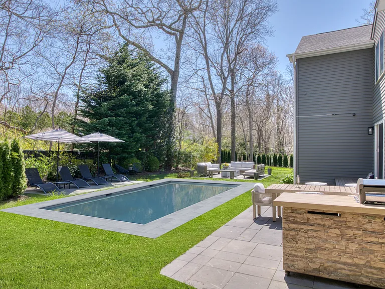 66 Knoll Rd — Photo 10