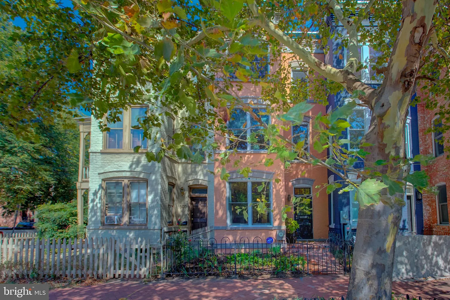 502 F St NE photo 1
