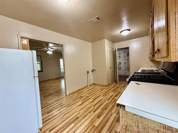 3rd image of 308 S Magnolia Ave