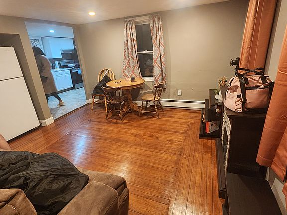 5th image of 1509 Turnpike St