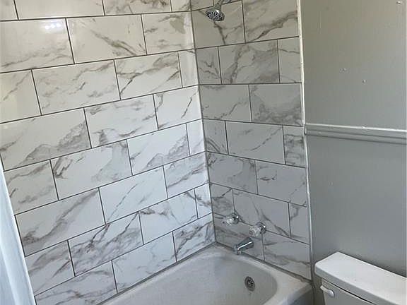 4th image of 803 E McAlpine St #3
