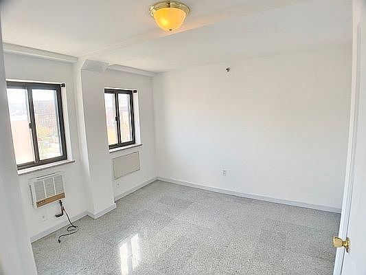 4th image of 27-35 21st St #Ss3