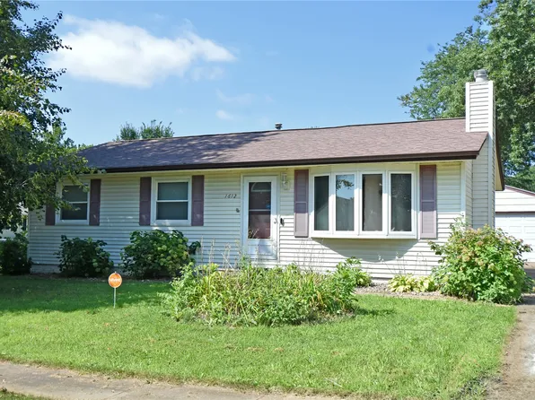 1612 Woodside Ct NW, Cedar Rapids, IA 52405