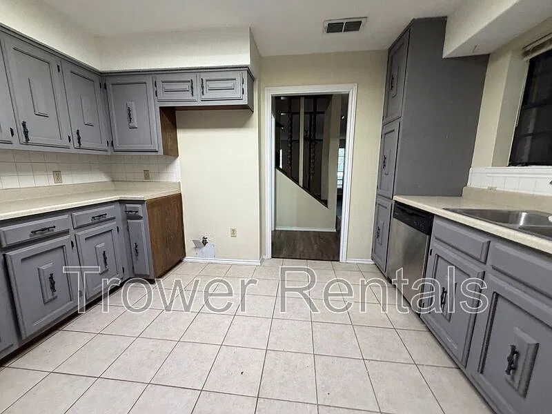 2 bed, 2.0 bath, $1,600 — Photo 4