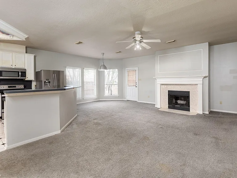 3103 Lauren Ln — Photo 8