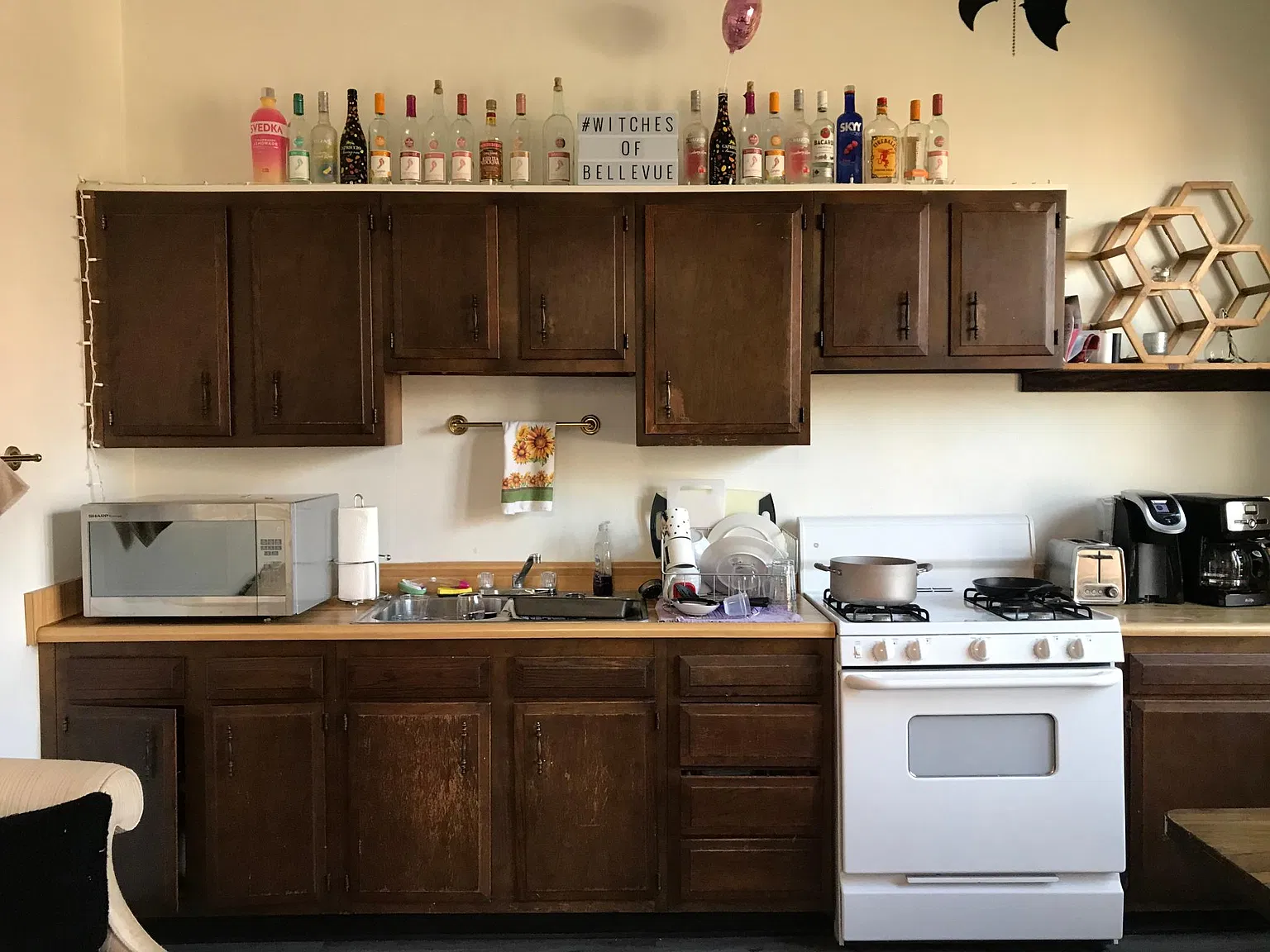 3 bed, 1.5 bath, 1932 sqft, $2,300 — Photo 4