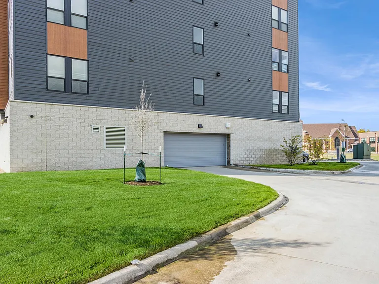 NewBo Lofts — Photo 42