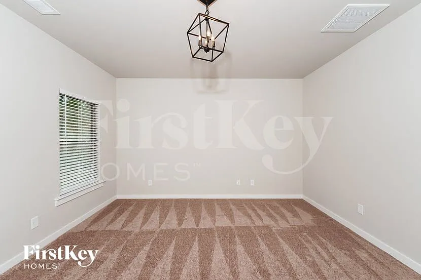 3 bed, 2.0 bath, 1613 sqft, $1,905 — Photo 3
