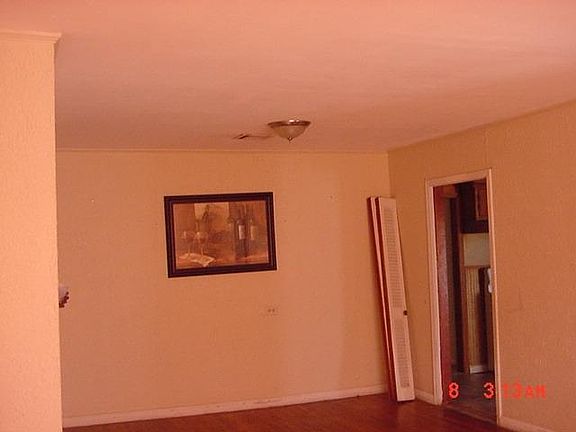 5th image of 2210 W Madison Ave