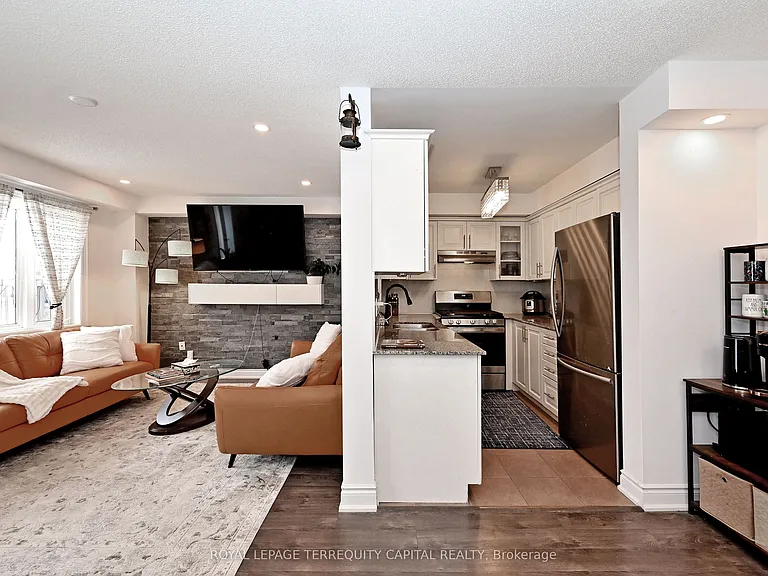 31 Madelaine Dr #6 — Photo 17