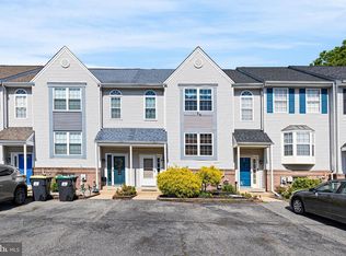 8 Winton Ln, Newark, DE 19702