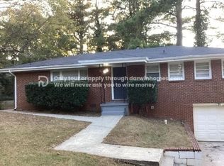 410 Dixie Lee Ln, Stone Mountain, GA 30083