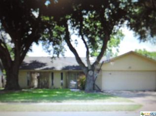 106 Perth St, Victoria, TX 77904