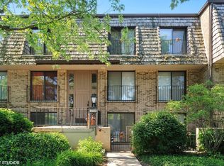 1716 Northfield Sq UNIT B, Northfield, IL 60093