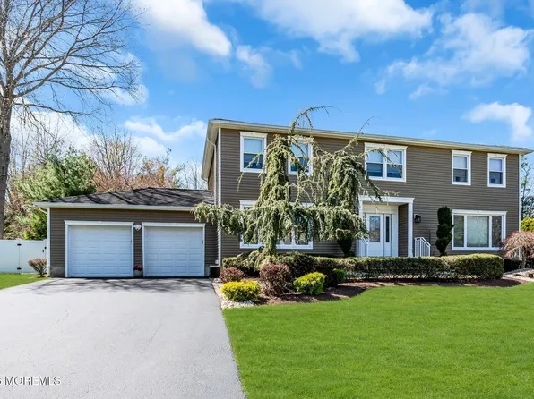 14 Scott Drive, Morganville, NJ 07751