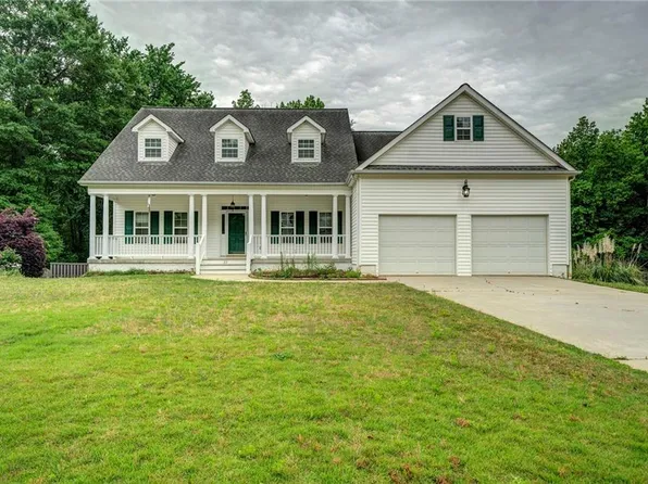 39 Forest Point, Newnan, GA 30265