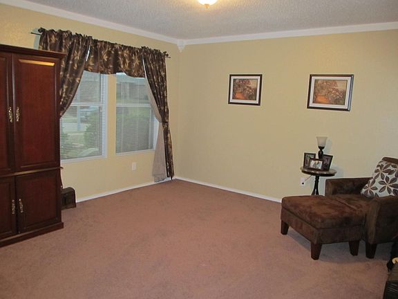 2nd image of 2919 Crimson Clover Dr