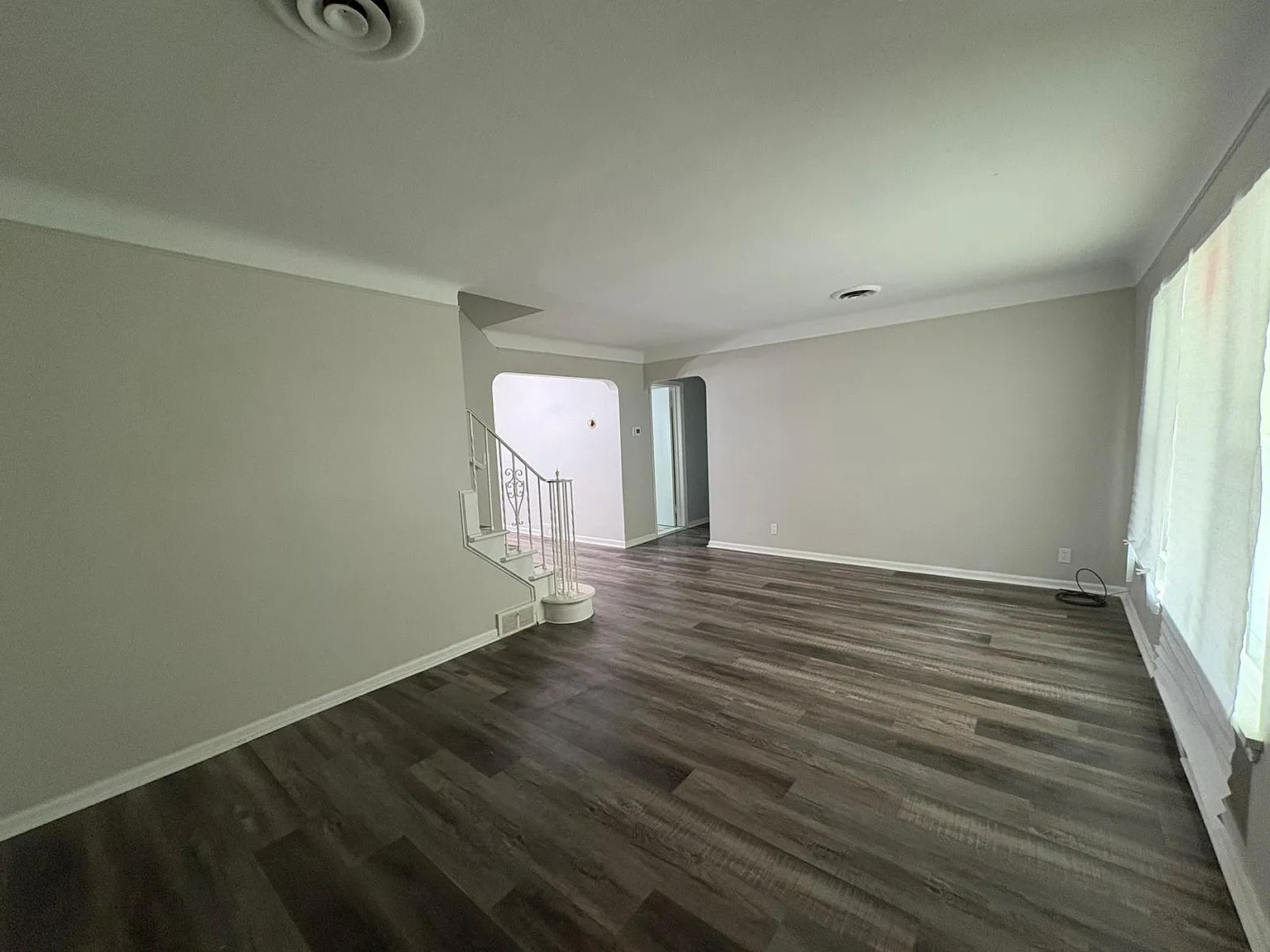 3 bed, 1917 sqft, $1,845 — Photo 4