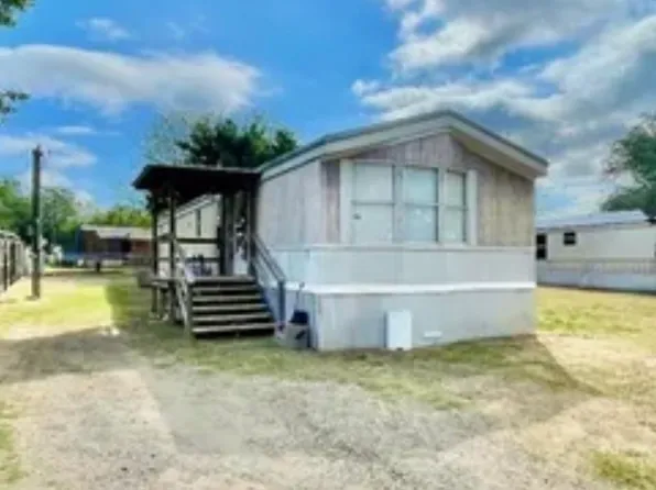 1606 The Lane, Pleasanton, TX 78064