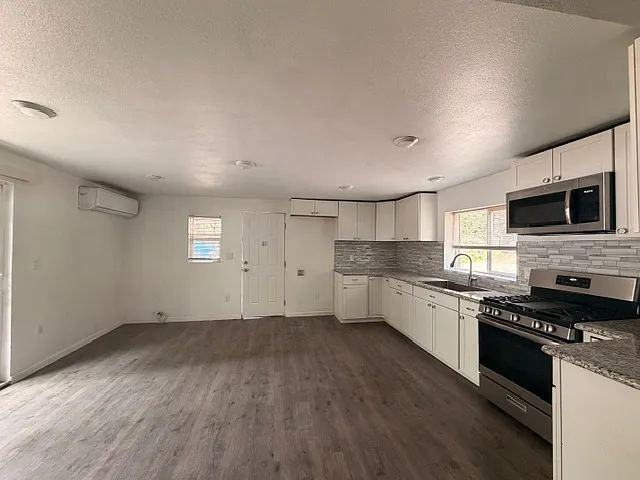 9387 Quercus Ln — Photo 3
