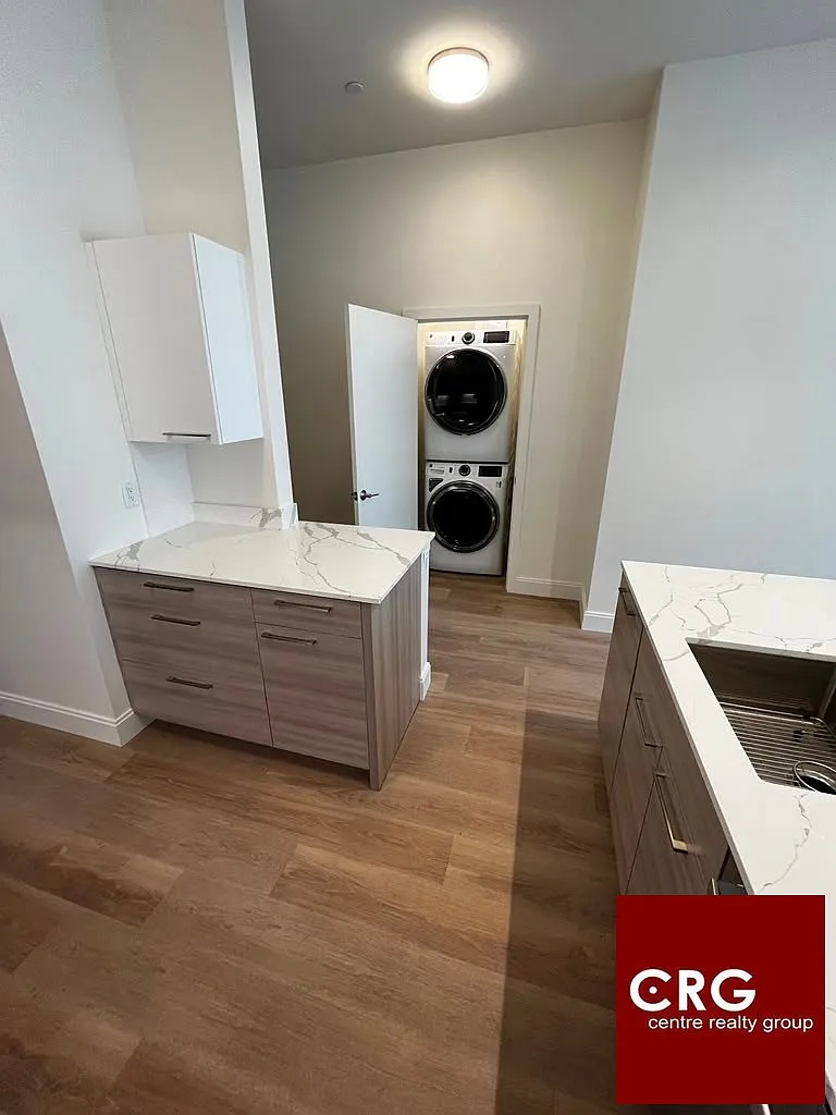 1 bed, 1.0 bath, $3,400 — Photo 3
