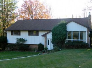 2016 Galaxy Dr, Vestal, NY 13850
