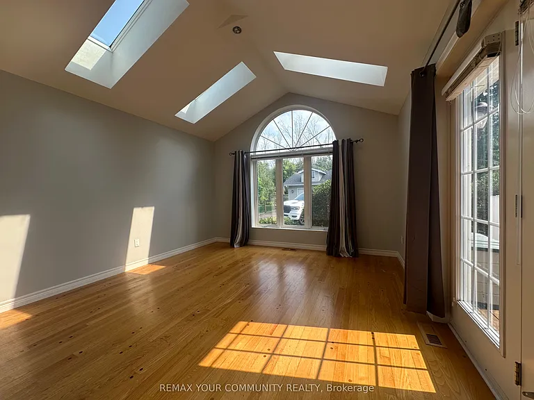 203 Lake Dr E — Photo 16