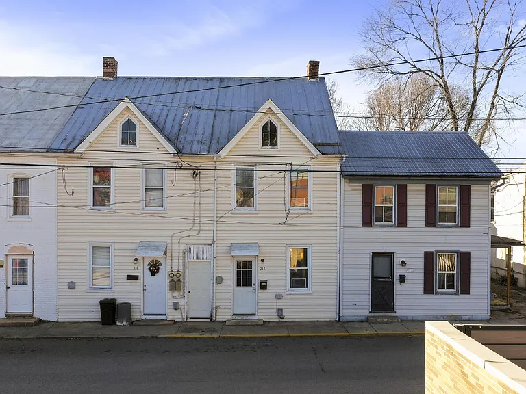 216-218 N College St — Photo 1