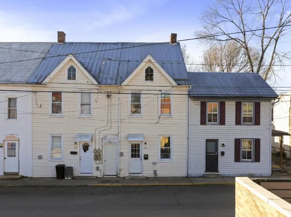 216-218 N College St, Martinsburg, WV 25401