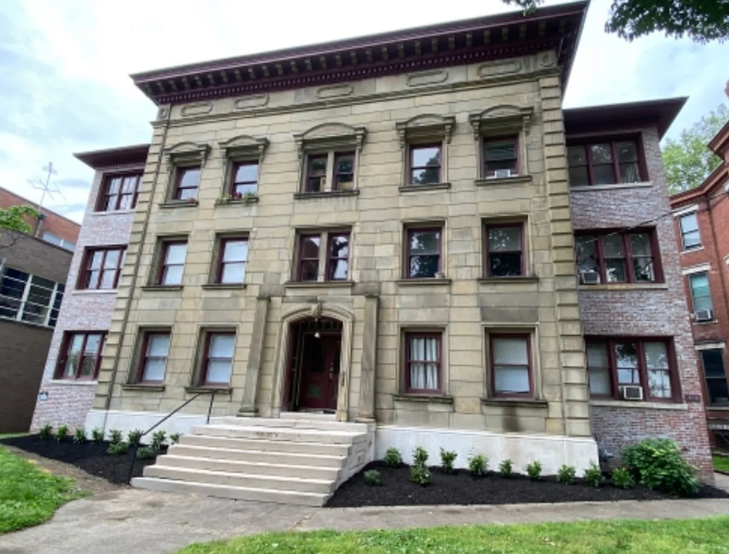 410 — Photo 1