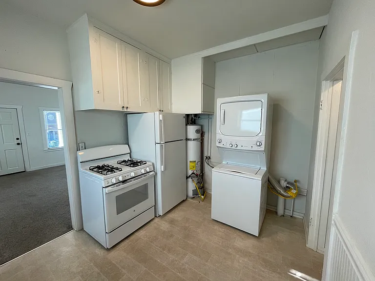 418 W Main St #2 — Photo 6