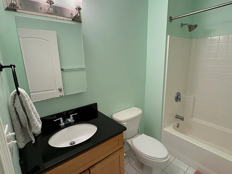 52 Lawrence Dr #314 — Photo 10