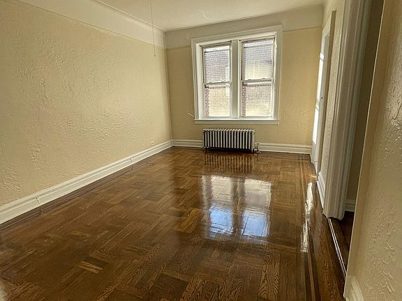3rd image of 730 E 226th St