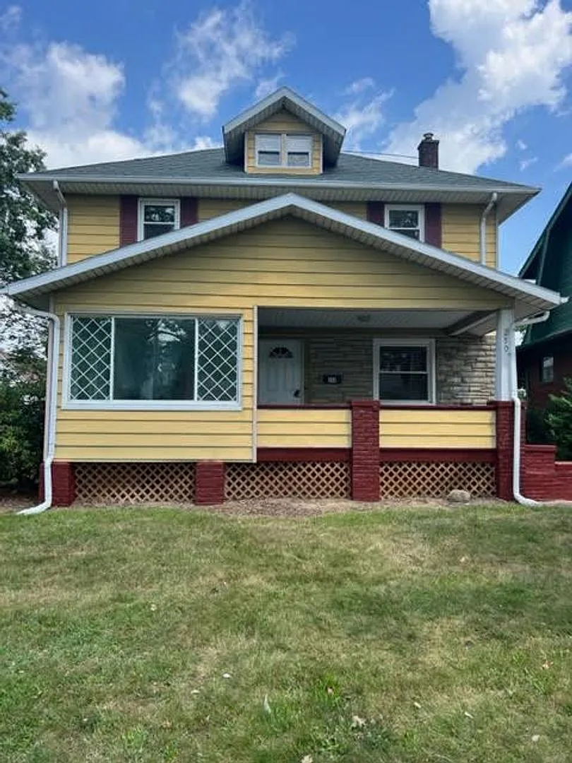 250 E Broadway Ave photo 1