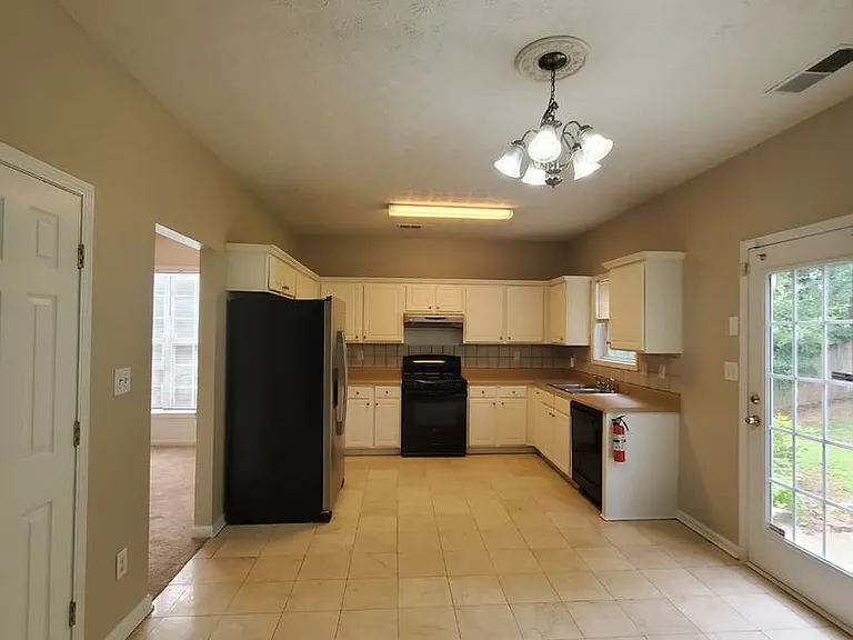 1031 Maple Leaf Dr — Photo 14