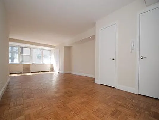 Rented by Buchbinder & Warren | media 8