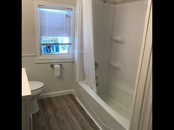 5th image of 103 E Lakeview Ave