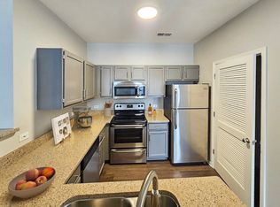 Ovaltine Court, Villa Park, IL 60181