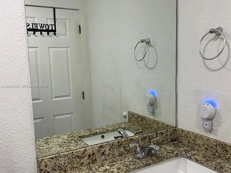 106 SE 9th Ct #201 — Photo 17