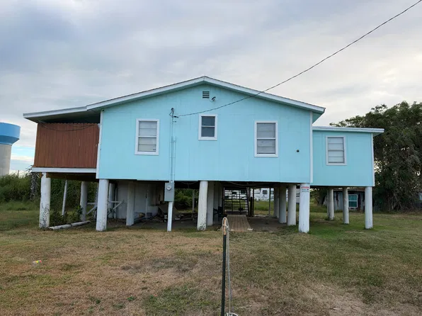 1014 Canal W, Crystal Beach, TX 77650