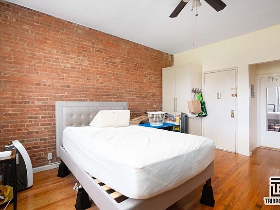 4th image of 249 W 131st St #2B