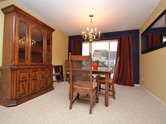 4th image of 9561 Landsdowne Ln