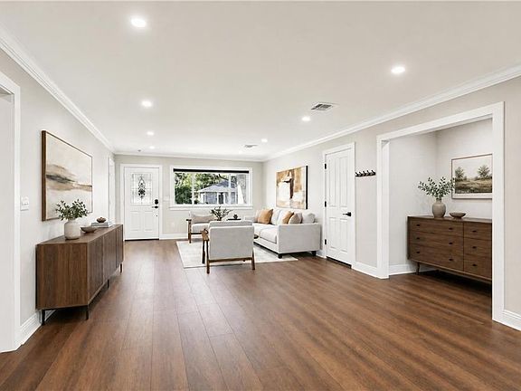 3rd image of 414 Moncla Ave